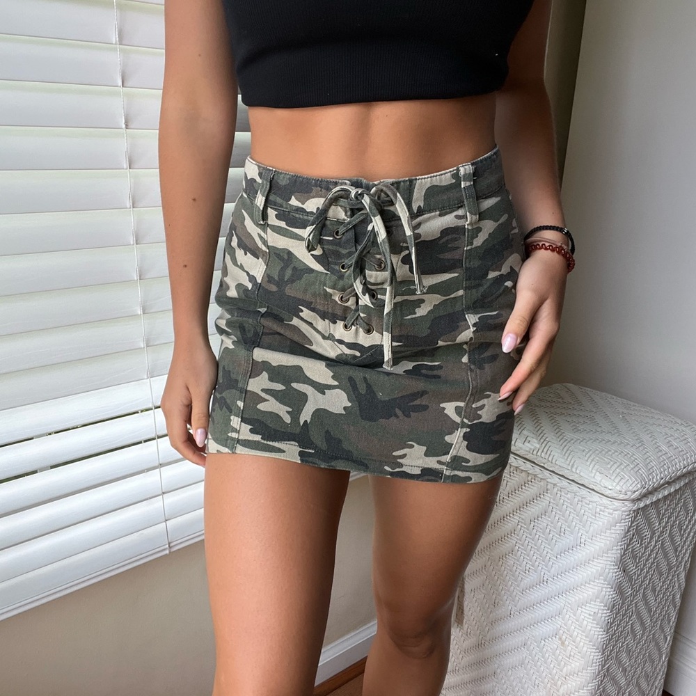 Camo mini skirt